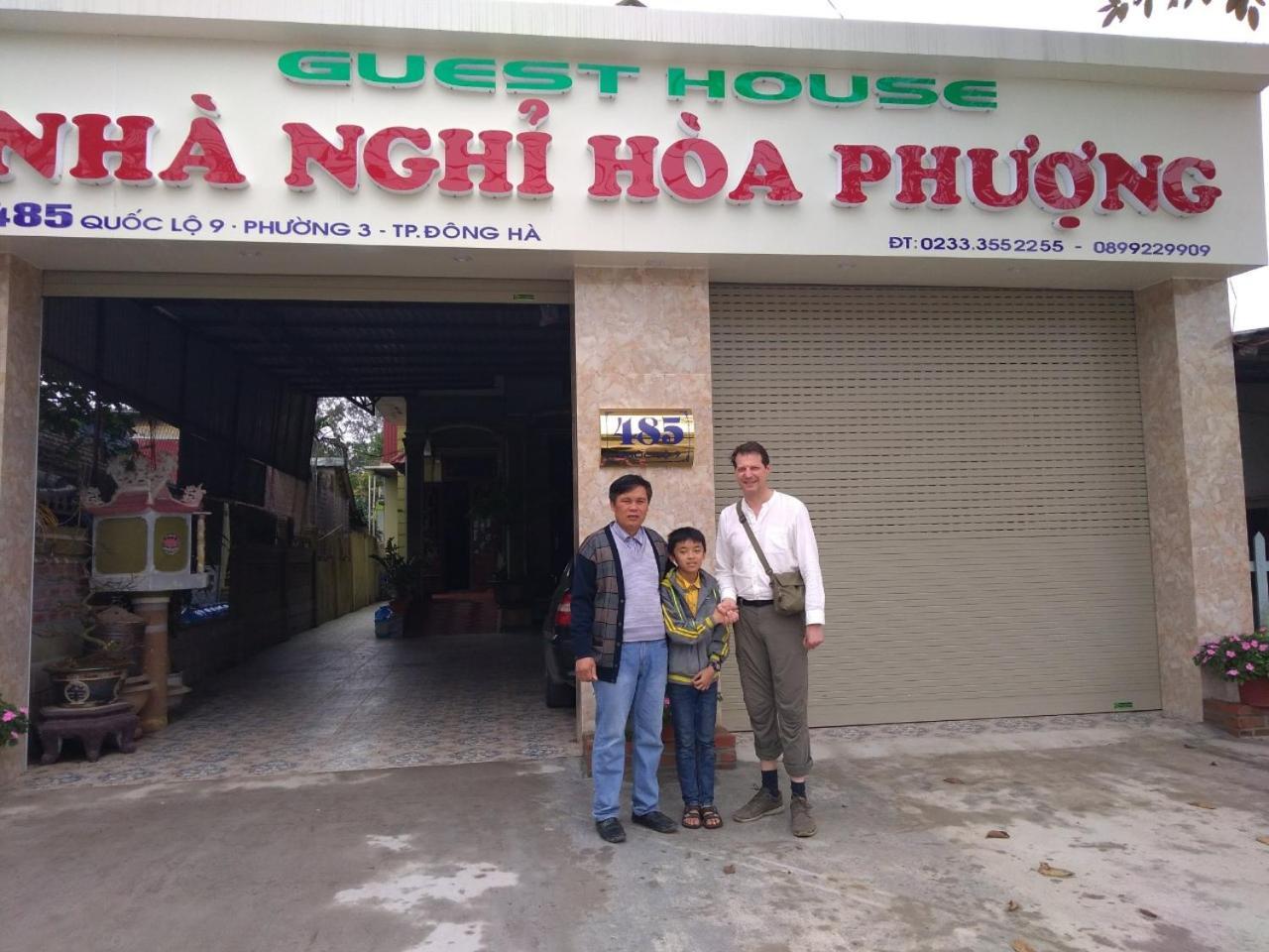 Hoa Phuong Guesthouse Dong Ha Exteriör bild