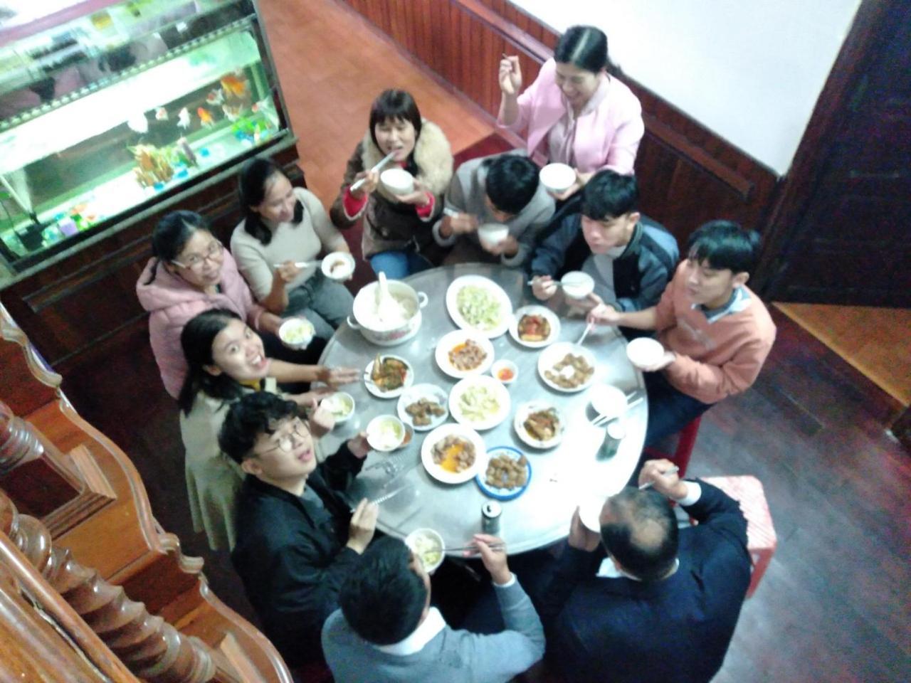 Hoa Phuong Guesthouse Dong Ha Exteriör bild