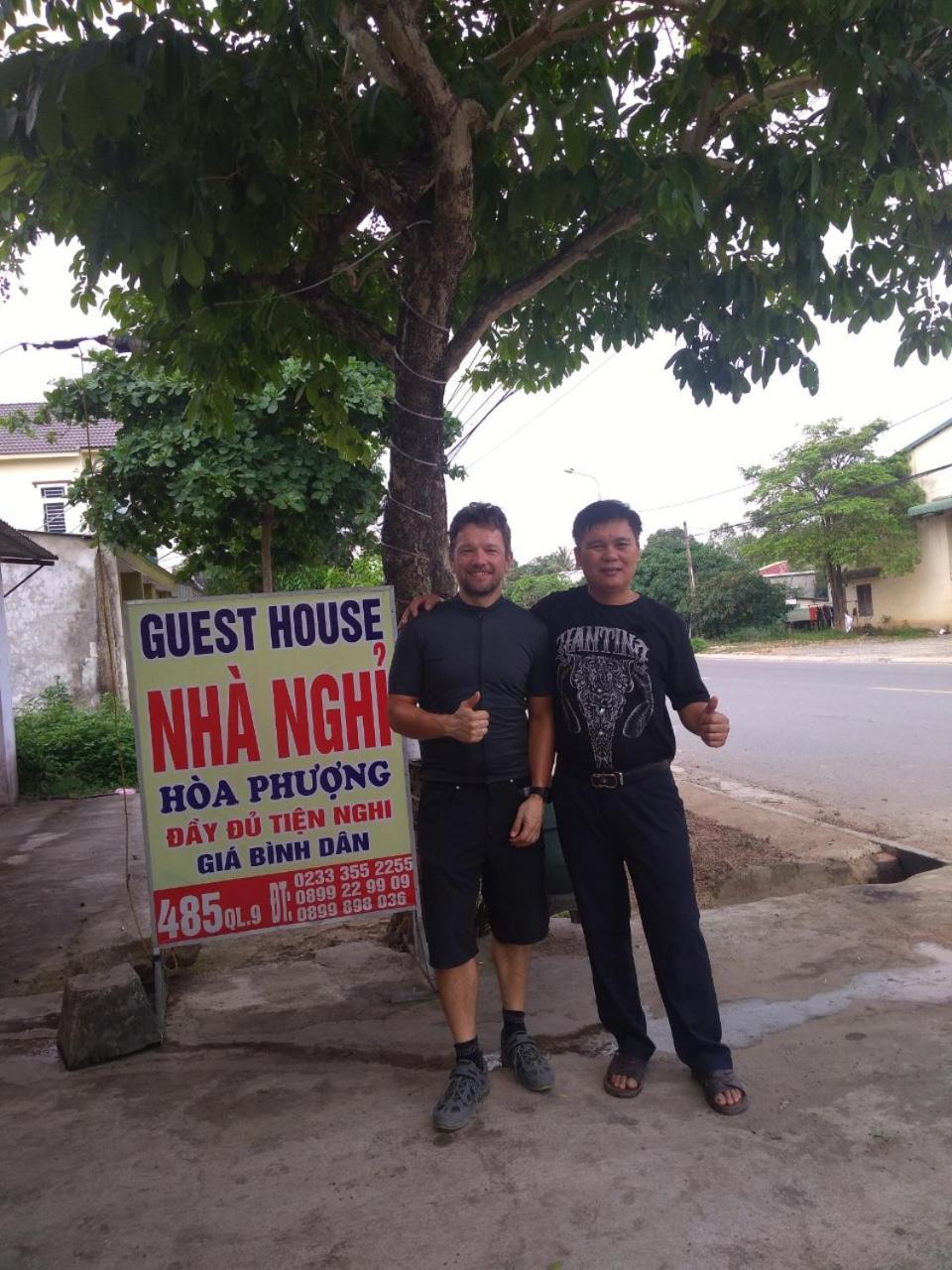 Hoa Phuong Guesthouse Dong Ha Exteriör bild