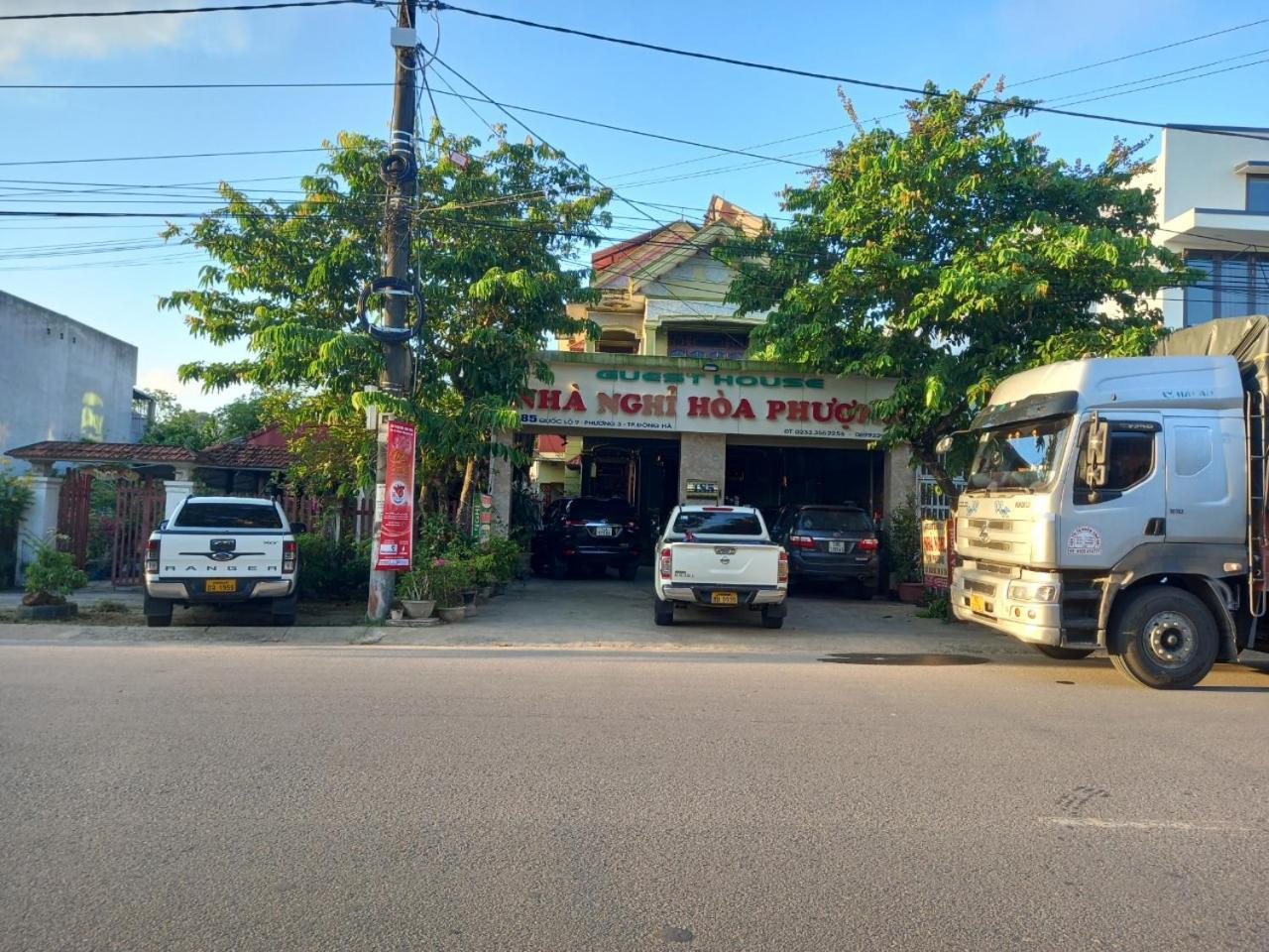 Hoa Phuong Guesthouse Dong Ha Exteriör bild